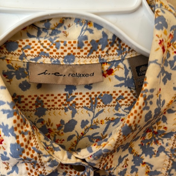 Cream Floral Snap Down Shirt - Picture 2 of 7
